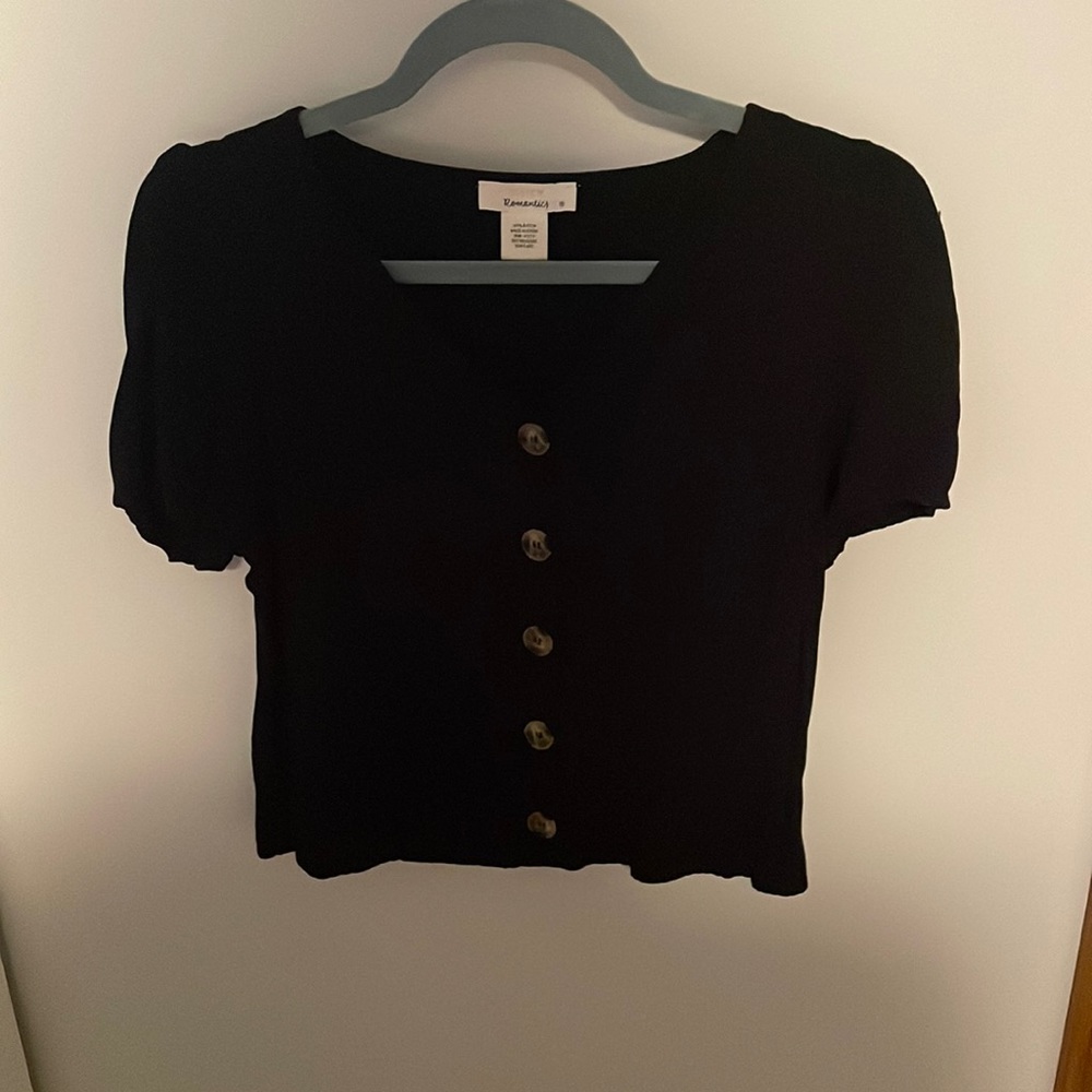Black short sleeve top